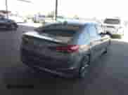 2018 Hyundai Elantra Value Edition z VIN 5NPD84LF3JH324002, wystawiony jako IAAI lot #43056709 z przebiegiem 88 306 mil mil oraz . Historia ofert i sprzedaży dostępna na DreamBid. Obrazek 4.