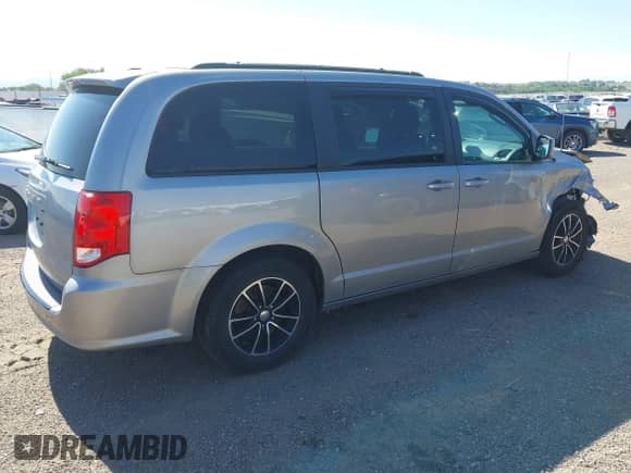 2019 Dodge Grand Caravan SE z VIN 2C4RDGBG3KR531295, wystawiony jako IAAI lot #42443507 z przebiegiem 96 102 mil mil oraz . Historia ofert i sprzedaży dostępna na DreamBid. Obrazek 4.