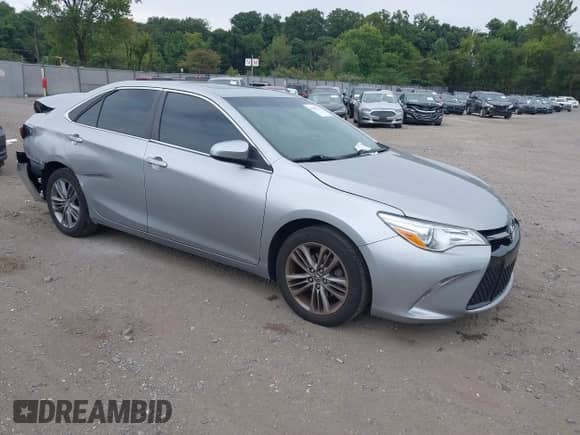 2015 Toyota Camry SE z VIN 4T1BF1FK9FU901399, wystawiony jako IAAI lot #43204934 z przebiegiem 201 397 mil mil oraz . Historia ofert i sprzedaży dostępna na DreamBid. Obrazek 1.