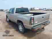 2002 GMC Sierra 1500 Denali z VIN 2GTFK69U621313333, wystawiony jako IAAI lot #42865188 z przebiegiem 200 820 mil mil oraz . Historia ofert i sprzedaży dostępna na DreamBid. Obrazek 3.