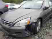 2006 Honda Accord EX-L z VIN 1HGCM56866A125228, wystawiony jako IAAI lot #42252525 z przebiegiem 254 398 mil mil oraz . Historia ofert i sprzedaży dostępna na DreamBid. Obrazek 6.