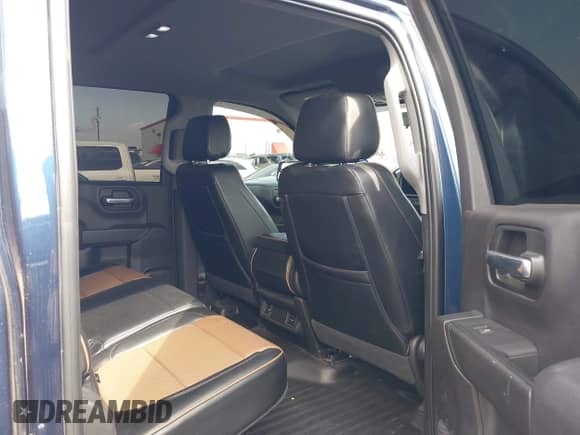 2020 Chevrolet Silverado 1500 Custom Trail Boss with VIN 3GCPYCEF7LG236294, listed as a IAAI auction lot 42688696 with 111,263 mi miles and . Bid and sale history available at DreamBid. Image 8.
