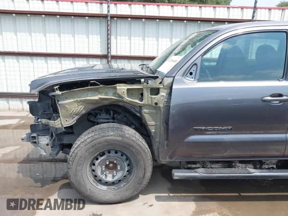 2016 Toyota Tacoma SR5 с VIN 5TFAZ5CN5GX014170, выставлен на аукционе IAAI как лот 42266600 с пробегом 158 671 миль миль и . История ставок и продаж доступна на DreamBid. Изображение 18.
