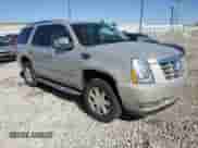 2008 Cadillac Escalade с VIN 1GYFK63878R169782, выставлен на аукционе Copart как лот 54950595 с пробегом Не указан миль и На запчасти • Non repairable. История ставок и продаж доступна на DreamBid. Изображение 4.