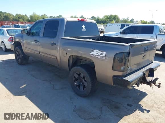 2012 Chevrolet Silverado 1500 LT with VIN 3GCPKSE74CG260038, listed as a IAAI auction lot 43452788 with 208,113 mi miles and . Bid and sale history available at DreamBid. Image 3.
