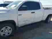 2018 Toyota Tundra SR с VIN 5TFUW5F18JX747478, выставлен на аукционе IAAI как лот 42315962 с пробегом 72 271 миль миль и . История ставок и продаж доступна на DreamBid. Изображение 11.