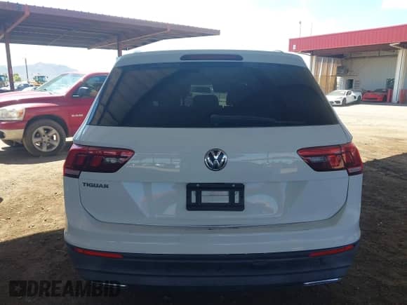 2018 Volkswagen Tiguan S с VIN 3VV1B7AX3JM067887, выставлен на аукционе IAAI как лот 43216100 с пробегом 124 903 миль миль и . История ставок и продаж доступна на DreamBid. Изображение 16.