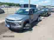 2025 Chevrolet TrailBlazer LS с VIN KL79MMSL1SB155798, выставлен на аукционе IAAI как лот 42972278 с пробегом 2 138 миль миль и . История ставок и продаж доступна на DreamBid. Изображение 2.
