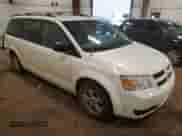 2010 Dodge Grand Caravan Hero with VIN 2D4RN3D1XAR455672, listed as a Copart auction lot 81775395 with 137,616 mi miles and Clean title. Bid and sale history available at DreamBid. Image 4.