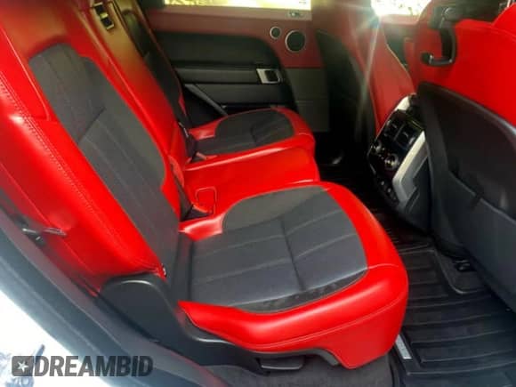 2022 Land Rover Range Rover Sport HST z VIN SALWS2RU2NA220XXX, wystawiony jako Copart lot #61945615 z przebiegiem 36 952 mil mil oraz Czysty tytuł • Clean title. Historia ofert i sprzedaży dostępna na DreamBid. Obrazek 6.