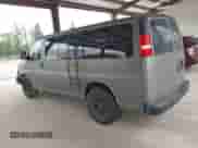 2011 Chevrolet Express Passenger LS z VIN 1GNSGBF43B1145404, wystawiony jako IAAI lot #42359594 z przebiegiem 126 042 mil mil oraz . Historia ofert i sprzedaży dostępna na DreamBid. Obrazek 3.