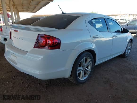 2012 Dodge Avenger SE z VIN 1C3CDZAG5CN313011, wystawiony jako IAAI lot #43551257 z przebiegiem 148 379 mil mil oraz . Historia ofert i sprzedaży dostępna na DreamBid. Obrazek 4.