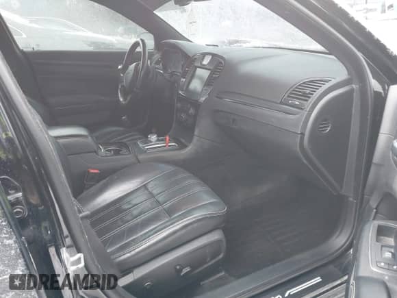 2015 Chrysler 300 S с VIN 2C3CCAGG4FH909090, выставлен на аукционе IAAI как лот 41537926 с пробегом 124 382 миль миль и . История ставок и продаж доступна на DreamBid. Изображение 5.