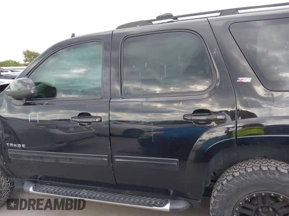 2013 Chevrolet Tahoe LT с VIN 1GNSKBE06DR373205, выставлен на аукционе IAAI как лот 43092529 с пробегом 160 043 миль миль и . История ставок и продаж доступна на DreamBid. Изображение 15.
