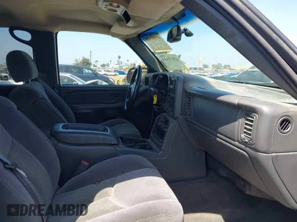 2005 Chevrolet Silverado 1500 LT with VIN 2GCEK13T651358419, listed as a IAAI auction lot 42073531 with 120,233 mi miles and . Bid and sale history available at DreamBid. Image 5.