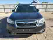 2017 Subaru Forester z VIN JF2SJAAC9HG530296, wystawiony jako Copart lot #81156895 z przebiegiem 85 087 mil mil oraz Czysty tytuł • Clean title. Historia ofert i sprzedaży dostępna na DreamBid. Obrazek 5.