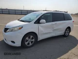 2011 Toyota Sienna LE AAS with VIN 5TDKK3DC7BS083693, listed as a Copart auction lot 70871825 with 137,453 mi miles and Salvage title. Bid and sale history available at DreamBid. Image 1.