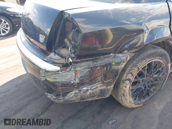 2007 Chrysler 300 C z VIN 2C3KA63H27H637752, wystawiony jako IAAI lot #43065664 z przebiegiem Nie podano mil oraz . Historia ofert i sprzedaży dostępna na DreamBid. Obrazek 14.