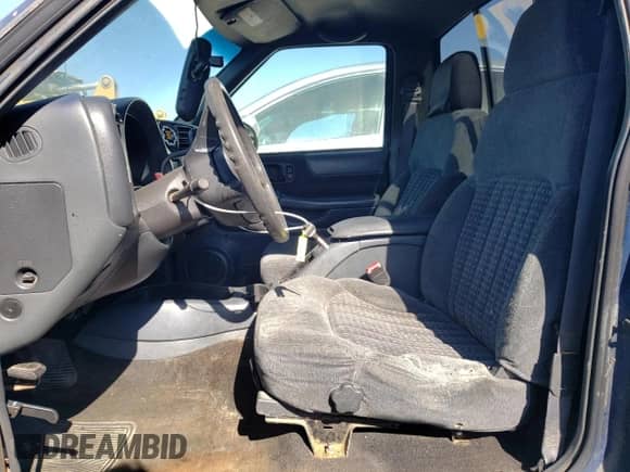 1999 Chevrolet S-10 с VIN 1GCCS14X2X8197253, выставлен на аукционе Copart как лот 73529154 с пробегом 216 165 миль миль и Чистый • Clean title. История ставок и продаж доступна на DreamBid. Изображение 7.