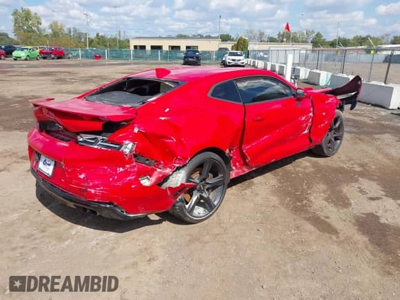 2017 Chevrolet Camaro 1SS z VIN 1G1FF1R74H0108902, wystawiony jako IAAI lot #43319096 z przebiegiem 95 538 mil mil oraz . Historia ofert i sprzedaży dostępna na DreamBid. Obrazek 4.