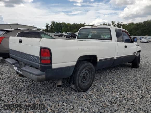 1999 Dodge 2500 with VIN 3B7KC2365XG200163, listed as a Copart auction lot 81327645 with 280,247 mi miles and Salvage title. Bid and sale history available at DreamBid. Image 3.