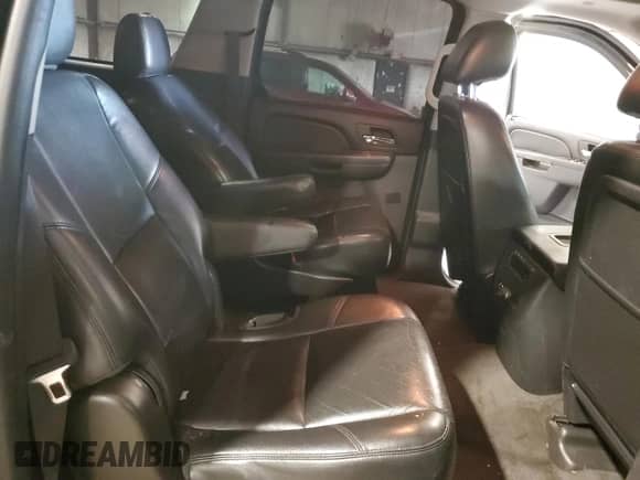 2014 Chevrolet Suburban LTZ with VIN 1GNSCKE05ER176024, listed as a Copart auction lot 45469385 with 215,366 mi miles and Salvage title. Bid and sale history available at DreamBid. Image 12.