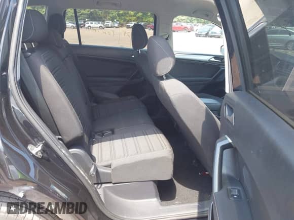 2024 Volkswagen Tiguan S с VIN 3VVRB7AX2RM041909, выставлен на аукционе IAAI как лот 42665616 с пробегом 43 092 миль миль и . История ставок и продаж доступна на DreamBid. Изображение 8.