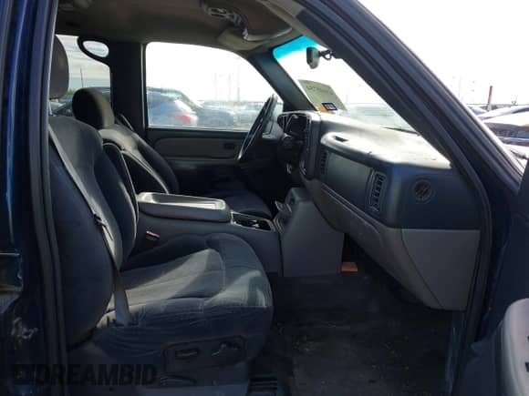 2000 Chevrolet Suburban LS with VIN 3GNEC16T8YG135679, listed as a IAAI auction lot 43445734 with 275,949 mi miles and . Bid and sale history available at DreamBid. Image 5.