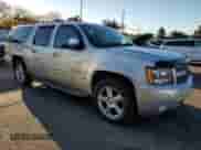 2013 Chevrolet Suburban LTZ z VIN 1GNSKKE71DR202701, wystawiony jako Copart lot #86694915 z przebiegiem 257 156 mil mil oraz Szkoda całkowita • Salvage title. Historia ofert i sprzedaży dostępna na DreamBid. Obrazek 4.