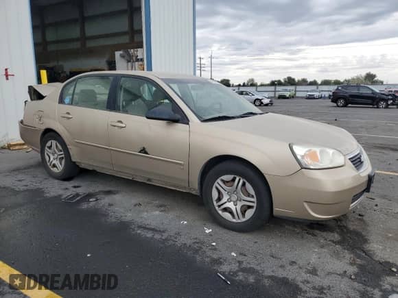 2006 Chevrolet Malibu 1FL z VIN 1G1ZS51886F103412, wystawiony jako Copart lot #81873885 z przebiegiem 149 566 mil mil oraz Szkoda całkowita • Salvage title. Historia ofert i sprzedaży dostępna na DreamBid. Obrazek 4.