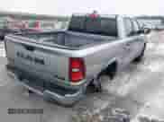 2025 Ram 1500 Lone Star z VIN 1C6RRFFG1SN537641, wystawiony jako IAAI lot #41563794 z przebiegiem 11 488 mil mil oraz . Historia ofert i sprzedaży dostępna na DreamBid. Obrazek 4.