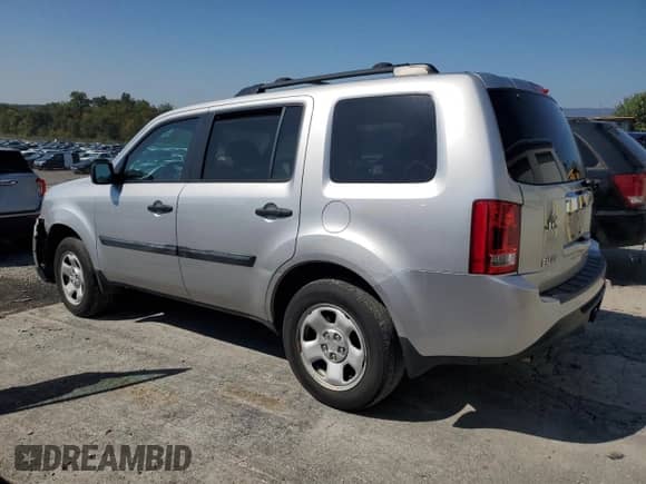 2015 Honda Pilot LX с VIN 5FNYF4H28FB029433, выставлен на аукционе Copart как лот 81138955 с пробегом 111 112 миль миль и Списание • Salvage title. История ставок и продаж доступна на DreamBid. Изображение 2.