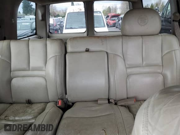 2000 Cadillac Escalade with VIN 1GYEK63R7YR193617, listed as a Copart auction lot 50661575 with 270,002 mi miles and Clean title. Bid and sale history available at DreamBid. Image 10.