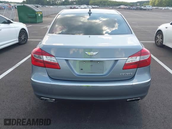 2014 Hyundai Genesis 3.8L с VIN KMHGC4DD7EU266198, выставлен на аукционе IAAI как лот 42632434 с пробегом 171 465 миль миль и . История ставок и продаж доступна на DreamBid. Изображение 16.