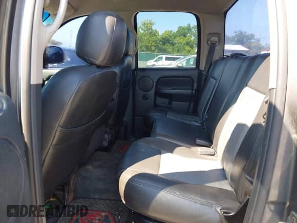 2003 Dodge 1500 ST z VIN 1D7HU18D43S372928, wystawiony jako IAAI lot #42807926 z przebiegiem 196 055 mil mil oraz . Historia ofert i sprzedaży dostępna na DreamBid. Obrazek 8.