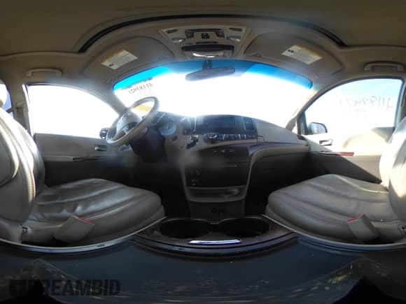 2014 Toyota Sienna Limited с VIN 5TDDK3DC9ES081022, выставлен на аукционе IAAI как лот 41183921 с пробегом Не указан миль и . История ставок и продаж доступна на DreamBid. Изображение 17.