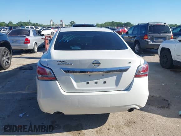 2015 Nissan Altima S z VIN 1N4AL3AP2FN368450, wystawiony jako IAAI lot #42066325 z przebiegiem 134 895 mil mil oraz . Historia ofert i sprzedaży dostępna na DreamBid. Obrazek 16.