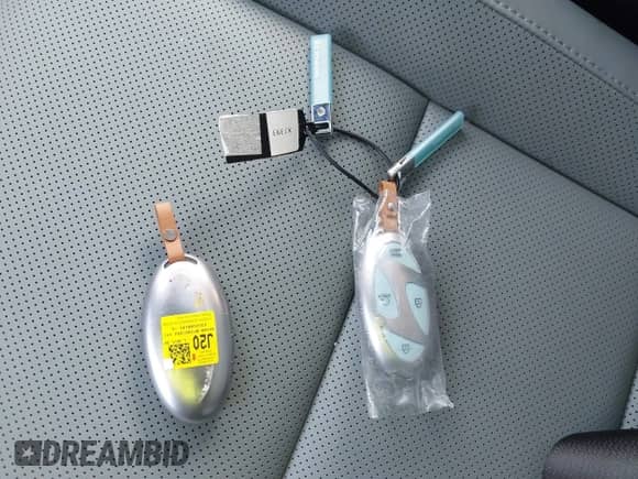 2025 Hyundai Kona Limited с VIN KM8HE3A60SU018112, выставлен на аукционе IAAI как лот 41165981 с пробегом 4 321 миль миль и . История ставок и продаж доступна на DreamBid. Изображение 11.