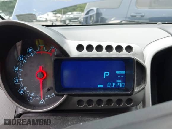 2013 Chevrolet Sonic LT с VIN 1G1JC6SB7D4247195, выставлен на аукционе IAAI как лот 43018943 с пробегом 83 490 миль миль и . История ставок и продаж доступна на DreamBid. Изображение 7.