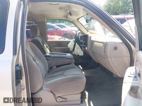 2004 GMC Sierra 1500 SLE with VIN 2GTEK19T641320369, listed as a IAAI auction lot 42674131 with 180,220 mi miles and . Bid and sale history available at DreamBid. Image 5.