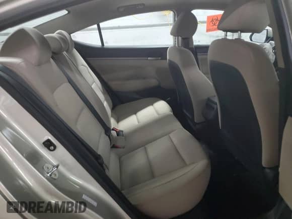 2017 Hyundai Elantra Value Edition с VIN KMHD84LF8HU351028, выставлен на аукционе Copart как лот 81600355 с пробегом 18 823 миль миль и Списание • Salvage title. История ставок и продаж доступна на DreamBid. Изображение 10.