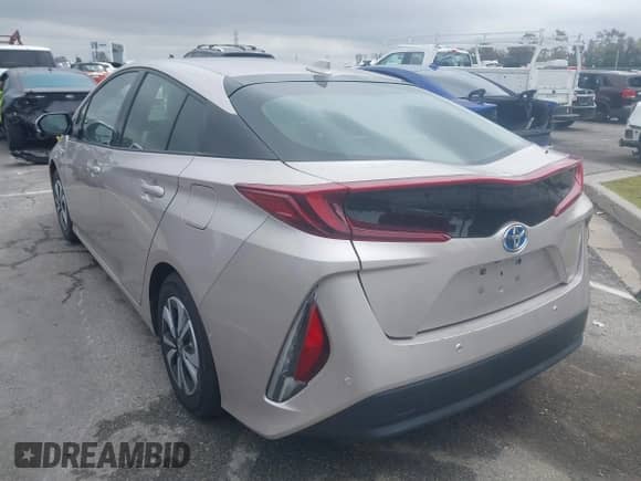2018 Toyota Prius Plus z VIN JTDKARFP5J3089238, wystawiony jako IAAI lot #41923512 z przebiegiem 40 979 mil mil oraz . Historia ofert i sprzedaży dostępna na DreamBid. Obrazek 3.