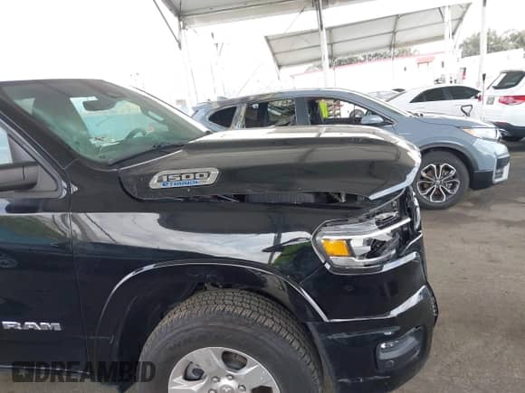 2025 Ram 1500 Big Horn z VIN 1C6RRFFG7SN506037, wystawiony jako IAAI lot #41915215 z przebiegiem 2 137 mil mil oraz . Historia ofert i sprzedaży dostępna na DreamBid. Obrazek 18.