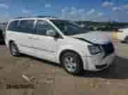 2010 Dodge Grand Caravan SXT with VIN 2D4RN5D10AR106712, listed as a Copart auction lot 81145495 with 213,920 mi miles and Salvage title. Bid and sale history available at DreamBid. Image 4.