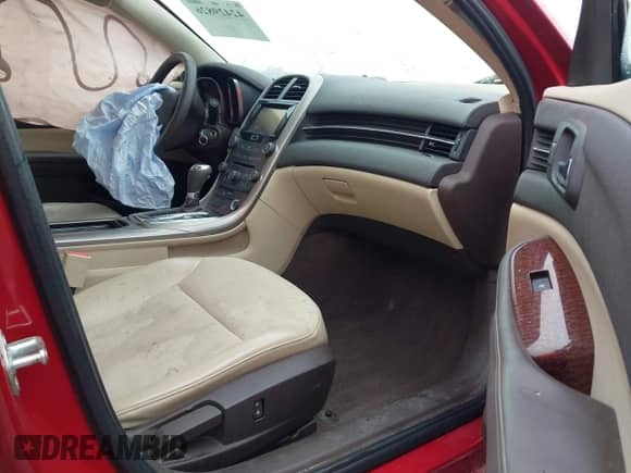 2013 Chevrolet Malibu Eco z VIN 1G11D5RR9DF107065, wystawiony jako IAAI lot #42429826 z przebiegiem 100 200 mil mil oraz . Historia ofert i sprzedaży dostępna na DreamBid. Obrazek 5.