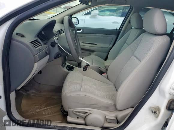 2007 Chevrolet Cobalt LT z VIN 1G1AL55F177359387, wystawiony jako Copart lot #70229545 z przebiegiem 100 817 mil mil oraz Szkoda całkowita • Salvage title. Historia ofert i sprzedaży dostępna na DreamBid. Obrazek 7.
