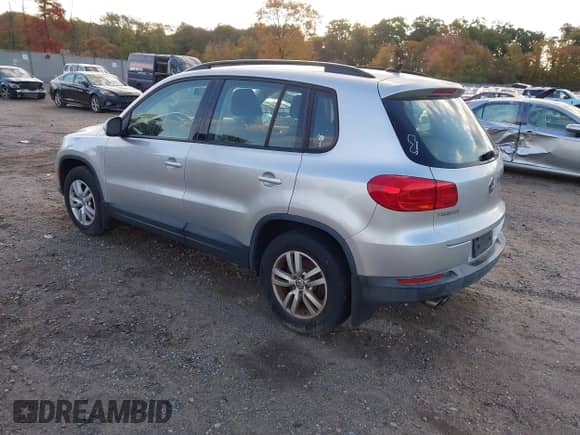 2015 Volkswagen Tiguan SEL с VIN WVGBV7AXXFW547258, выставлен на аукционе IAAI как лот 43497529 с пробегом 131 508 миль миль и . История ставок и продаж доступна на DreamBid. Изображение 3.