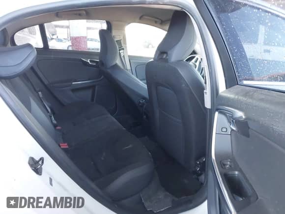 2012 Volvo S60 T5 с VIN YV1622FS3C2034252, выставлен на аукционе IAAI как лот 43336269 с пробегом 143 661 миль миль и . История ставок и продаж доступна на DreamBid. Изображение 8.