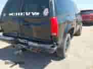 1999 Chevrolet Tahoe с VIN 3GNEK18R8XG122286, выставлен на аукционе IAAI как лот 42671527 с пробегом 175 394 миль миль и . История ставок и продаж доступна на DreamBid. Изображение 6.
