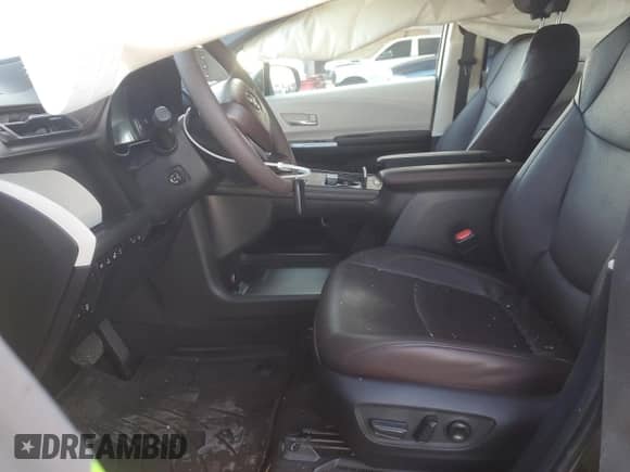 2024 Toyota Sienna Platinum с VIN 5TDERKEC8RS186052, выставлен на аукционе Copart как лот 54362115 с пробегом 14 777 миль миль и Списание • Salvage title. История ставок и продаж доступна на DreamBid. Изображение 7.